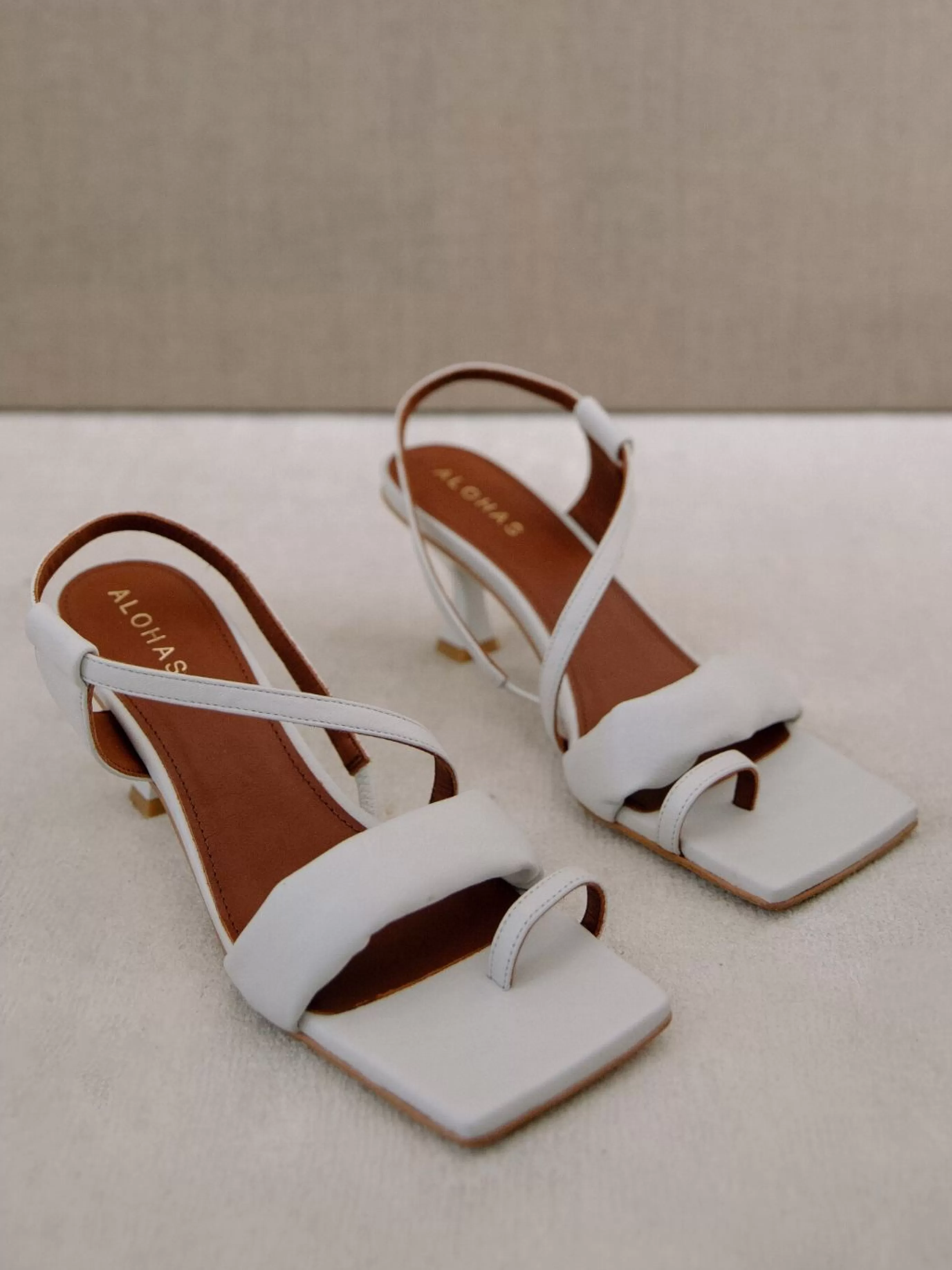 Online Asymmetric Straps - Mules Blancos De Piel TACONES | ZUECOS