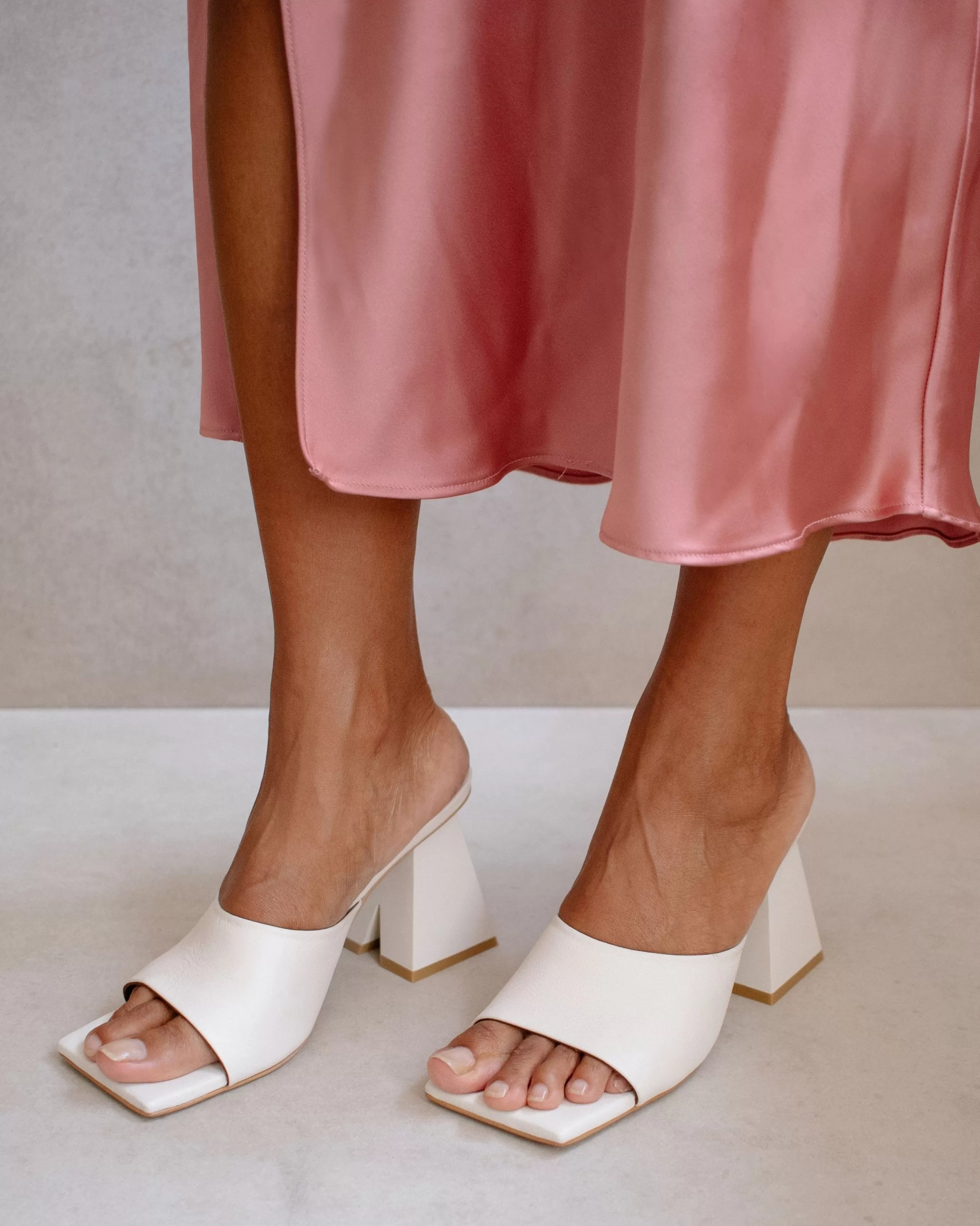 Best Dune - Sandalias Blancas De Piel TACONES