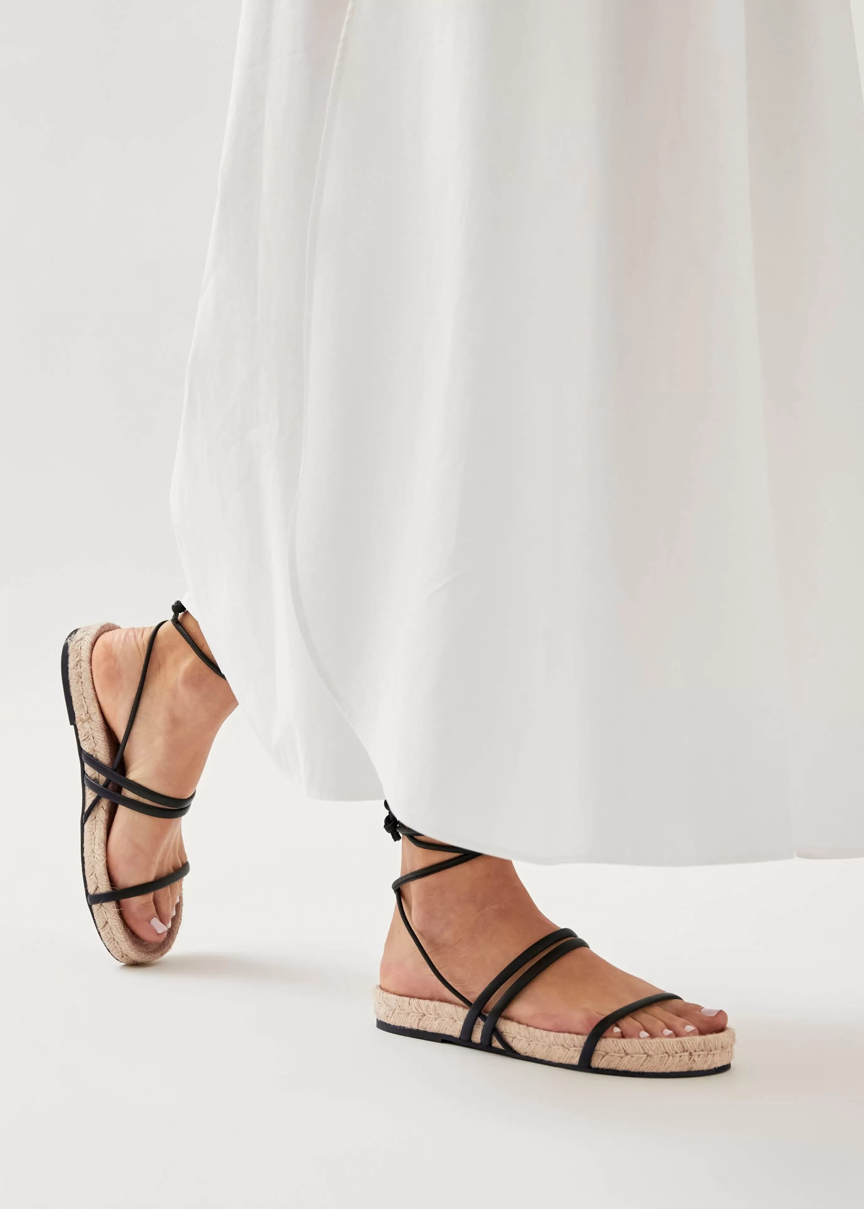 Best Leone Alli - Sandalias De Doble Tira En Crema SANDALIAS