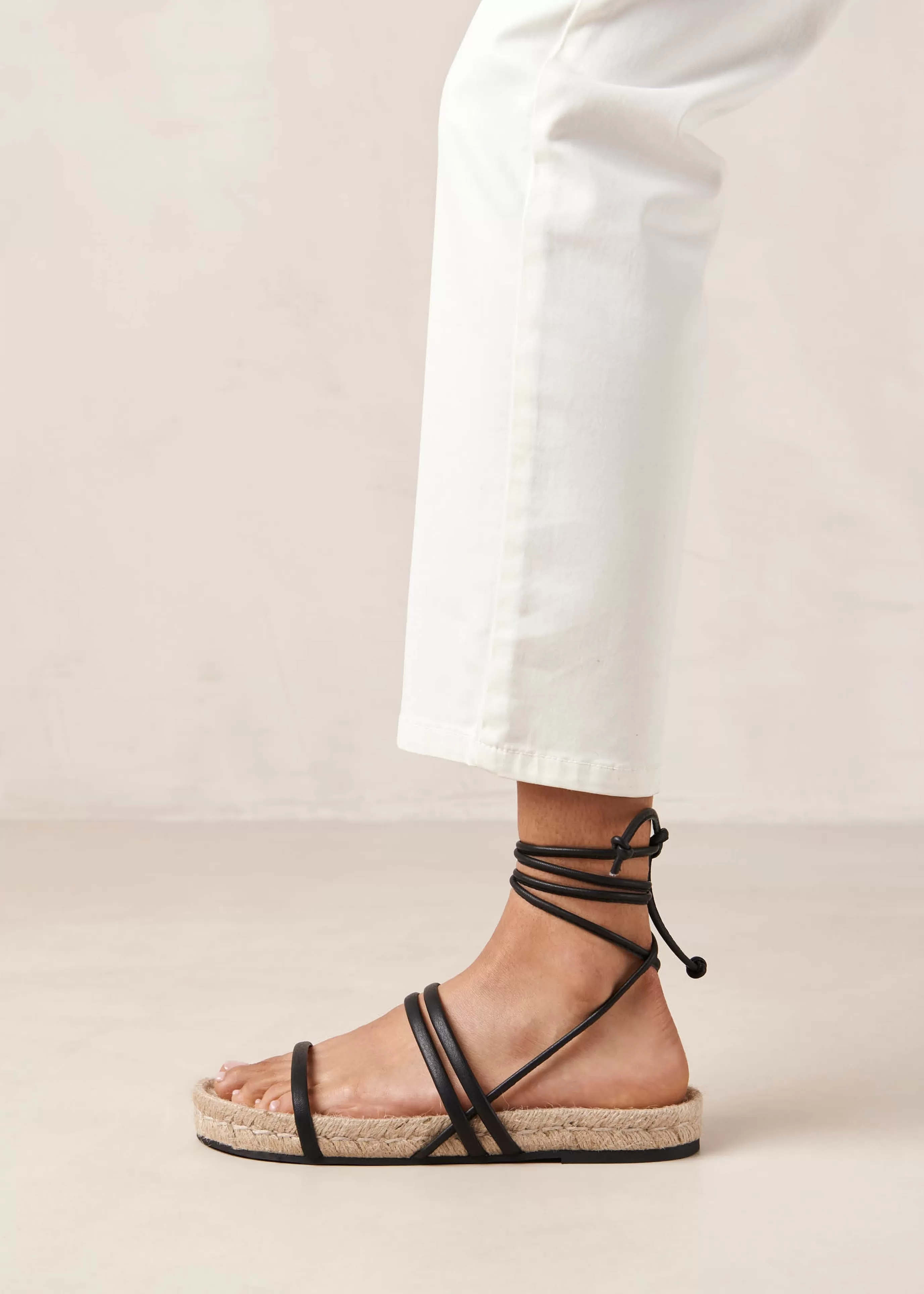 Best Leone Alli - Sandalias De Doble Tira En Crema SANDALIAS