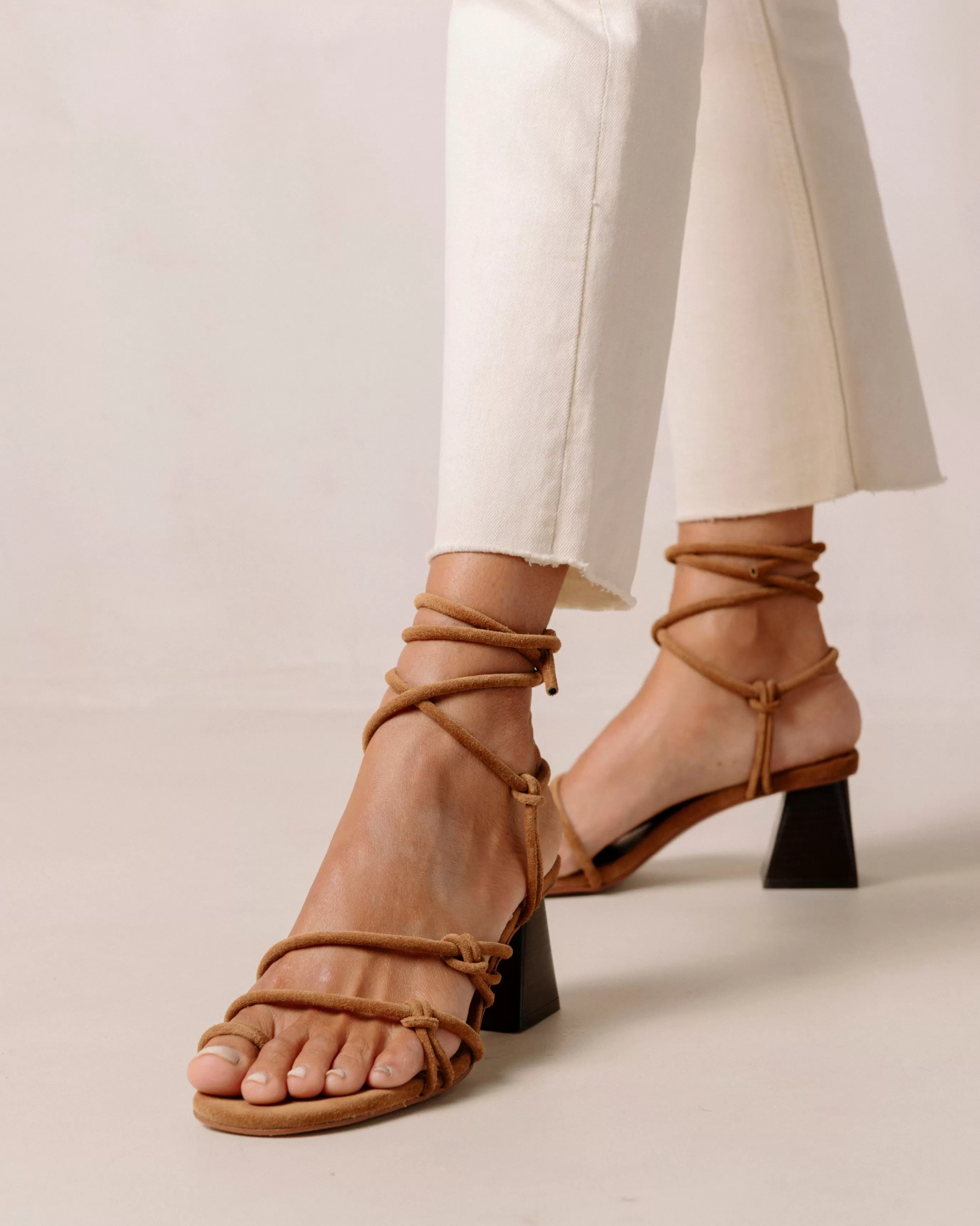 Outlet Rayna Sandalias De Cuero Beige SANDALIAS | TACONES